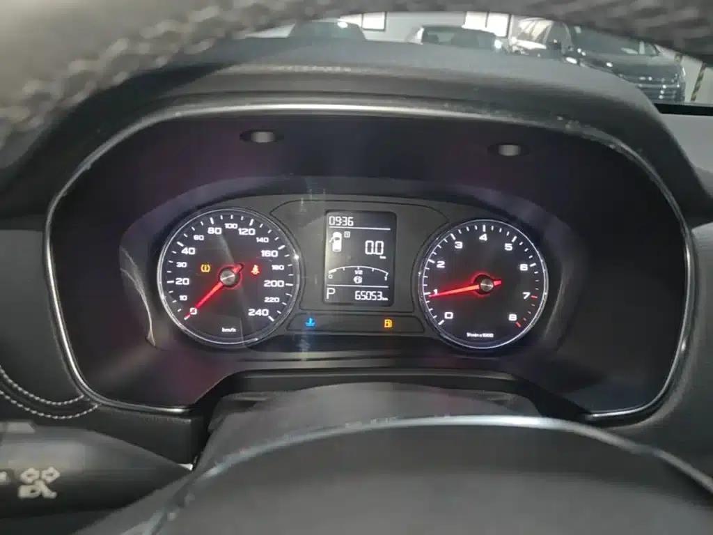 Roewe RX5 2016 20T Two-Wheel Drive Automatic Flagship Edition — миниатюра 12
