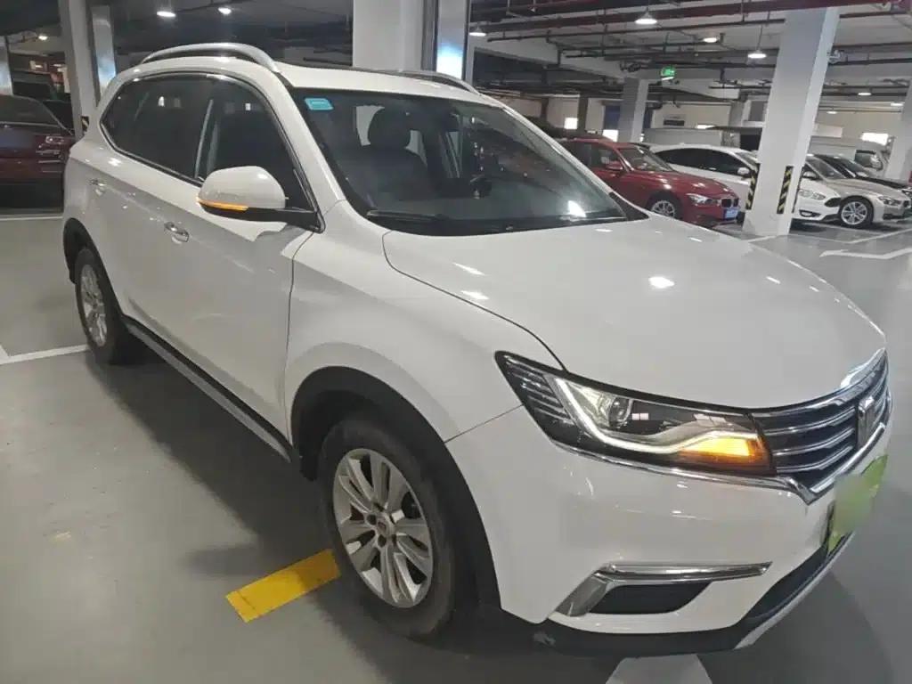 Roewe RX5 2016 20T Two-Wheel Drive Automatic Flagship Edition — миниатюра 4