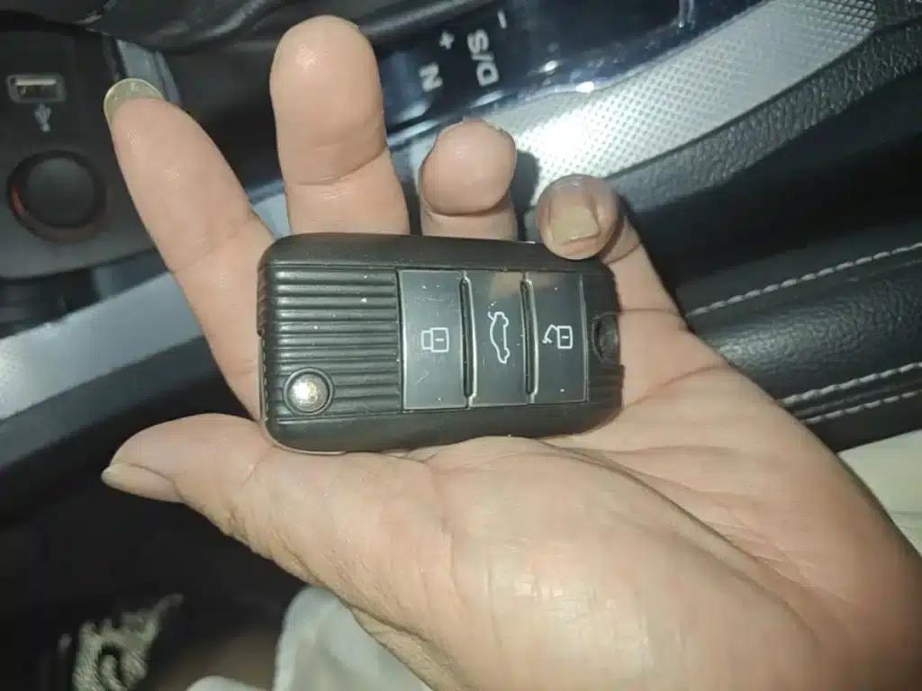 Roewe RX5 2016 20T Two-Wheel Drive Automatic Flagship Edition — миниатюра 9