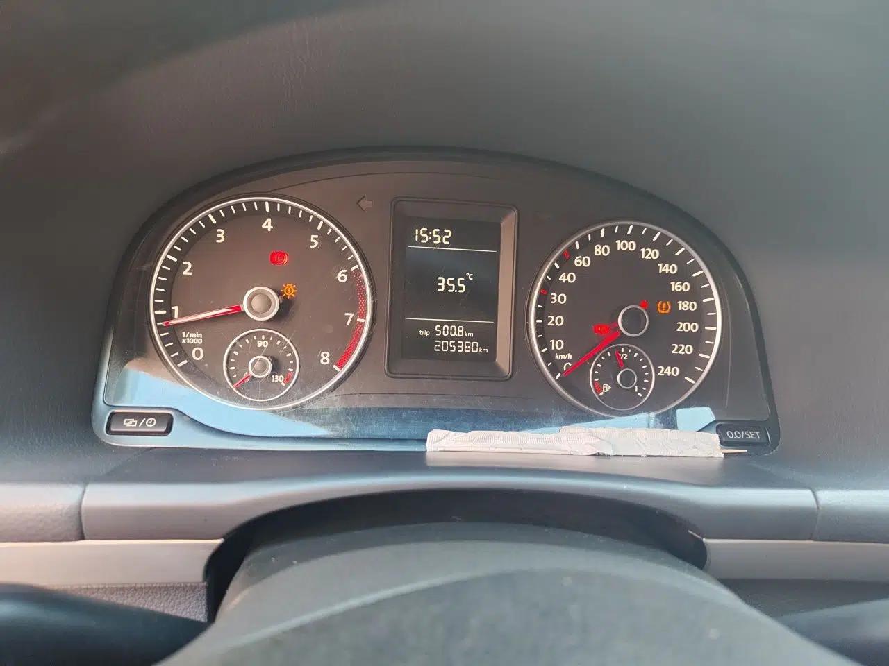 Volkswagen Touran 2013 1.4T Manual Fashion Edition 5 Seats — миниатюра 11