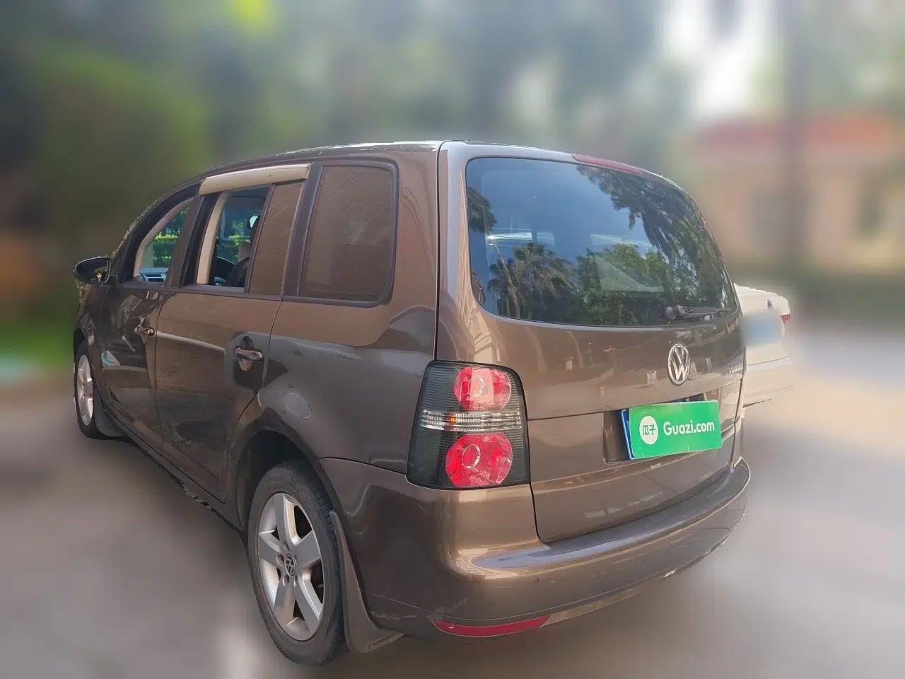 Volkswagen Touran 2013 1.4T Manual Fashion Edition 5 Seats — миниатюра 4