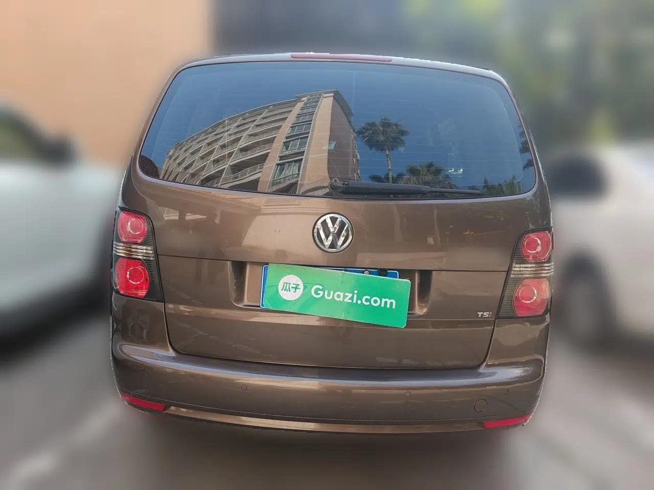 Volkswagen Touran 2013 1.4T Manual Fashion Edition 5 Seats — миниатюра 5