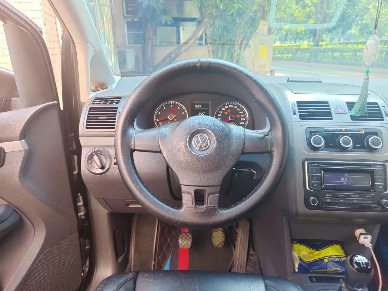 Volkswagen Touran 2013 1.4T Manual Fashion Edition 5 Seats — миниатюра 10