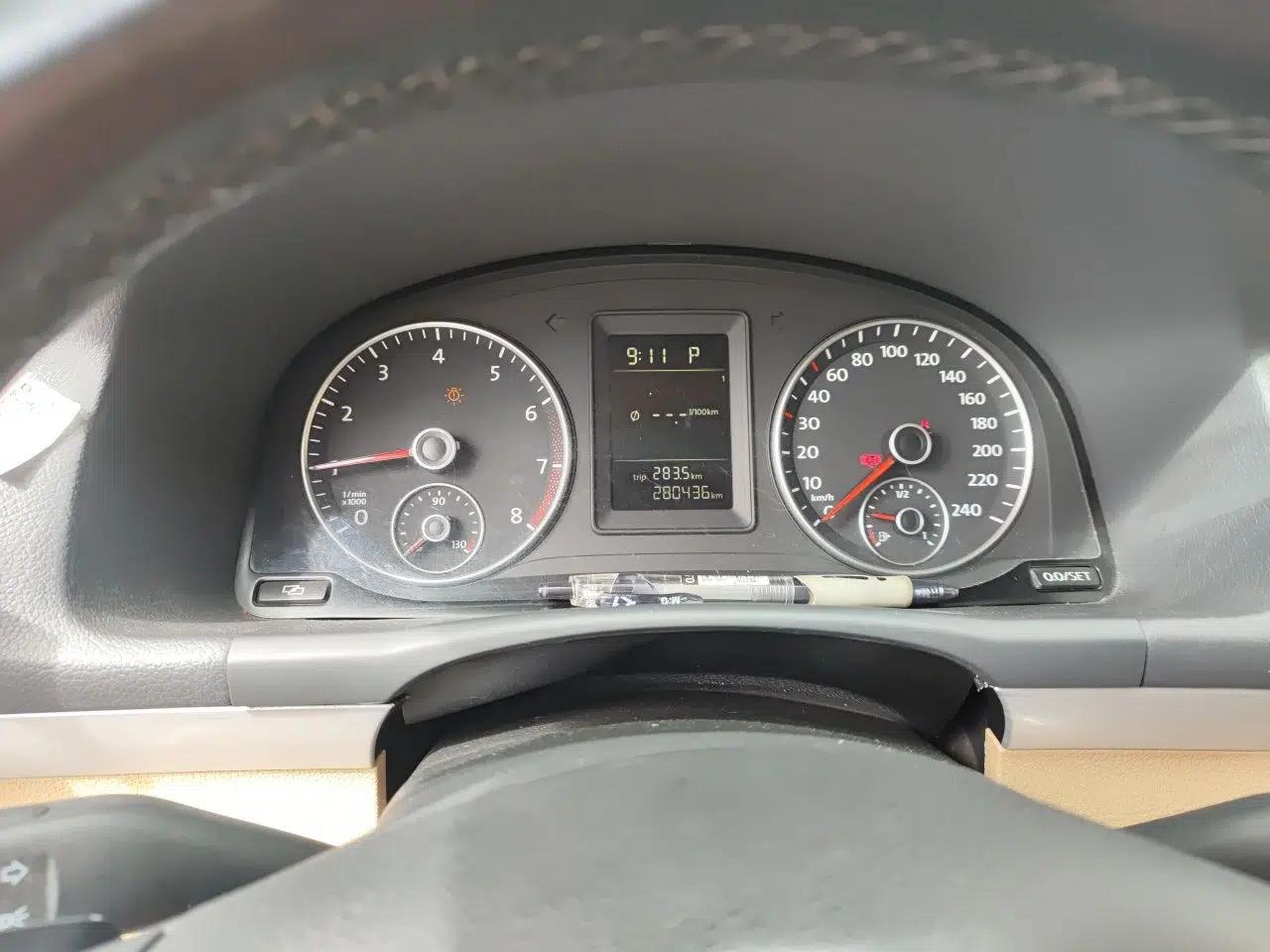 Volkswagen Touran 2011 1.4T DSG Zhiya Edition 5 Seats — миниатюра 11