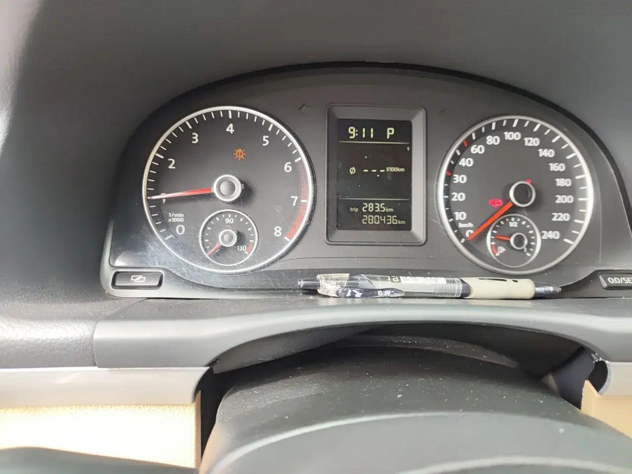 Volkswagen Touran 2011 1.4T DSG Zhiya Edition 5 Seats — миниатюра 12