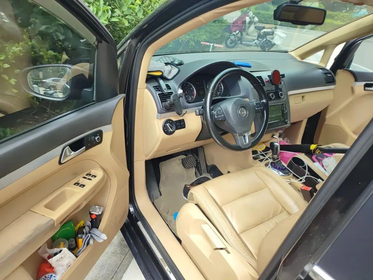 Volkswagen Touran 2011 1.4T DSG Zhiya Edition 5 Seats — миниатюра 16