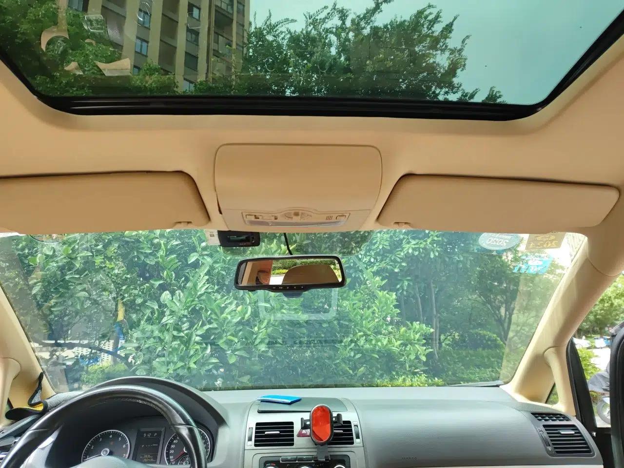 Volkswagen Touran 2011 1.4T DSG Zhiya Edition 5 Seats — миниатюра 18