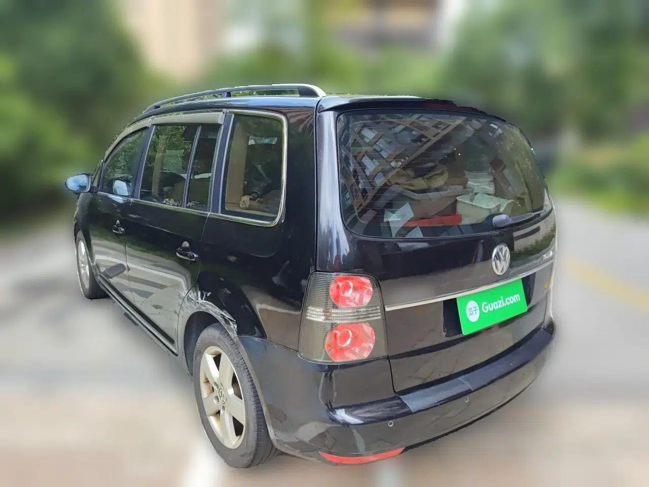 Volkswagen Touran 2011 1.4T DSG Zhiya Edition 5 Seats — миниатюра 4