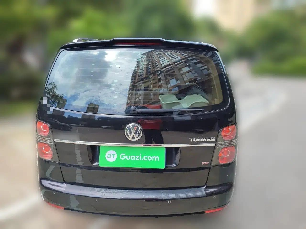 Volkswagen Touran 2011 1.4T DSG Zhiya Edition 5 Seats — миниатюра 5