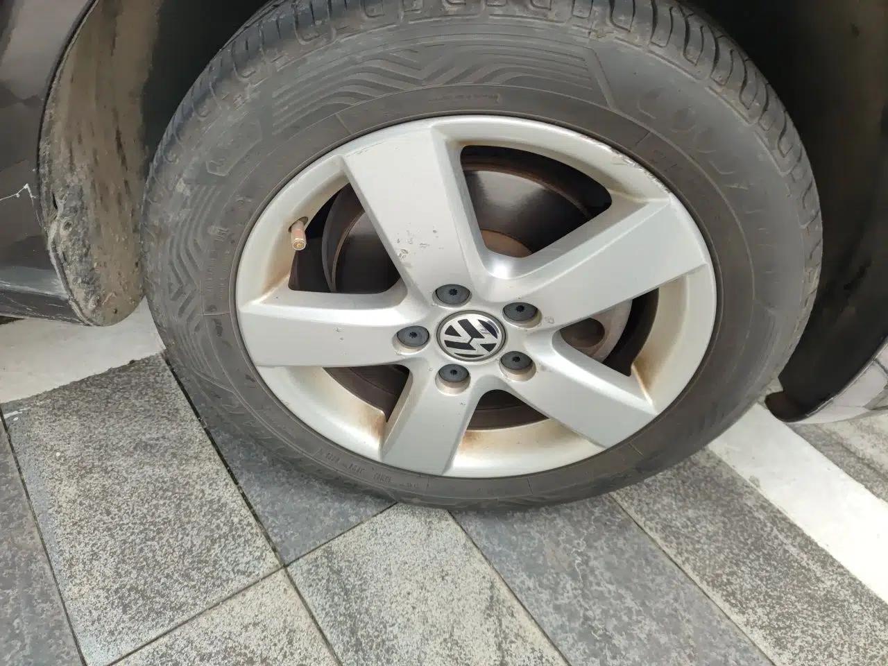 Volkswagen Touran 2011 1.4T DSG Zhiya Edition 5 Seats — миниатюра 8