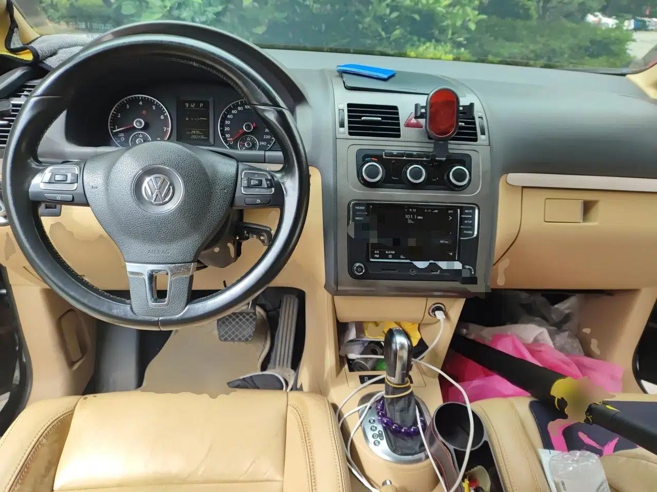 Volkswagen Touran 2011 1.4T DSG Zhiya Edition 5 Seats — миниатюра 9