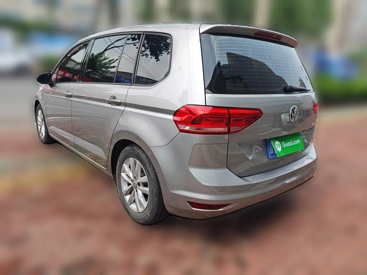 Volkswagen Touran 2021 Volkswagen Touran L 280TSI DSG Style Edition 7 Seats — миниатюра 4