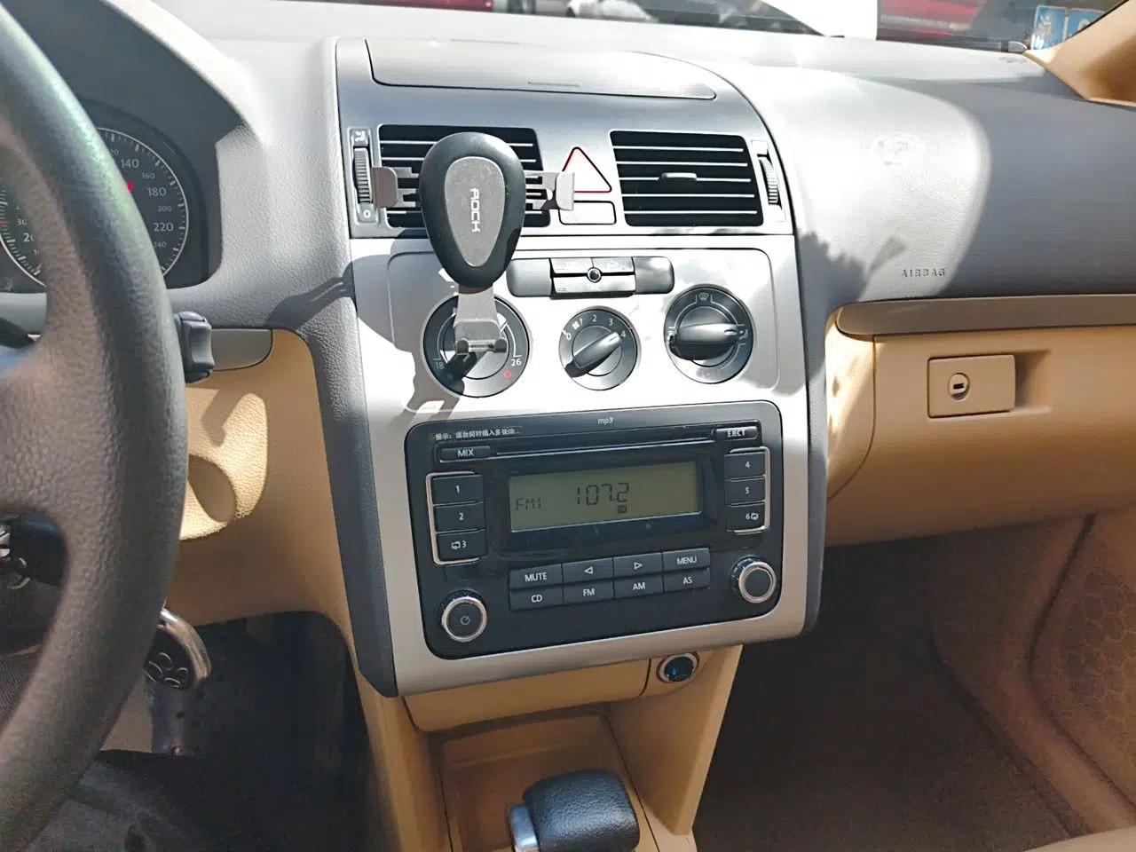 Volkswagen Touran 2008 2.0L Zhiya Edition Automatic 5 Seats — миниатюра 13