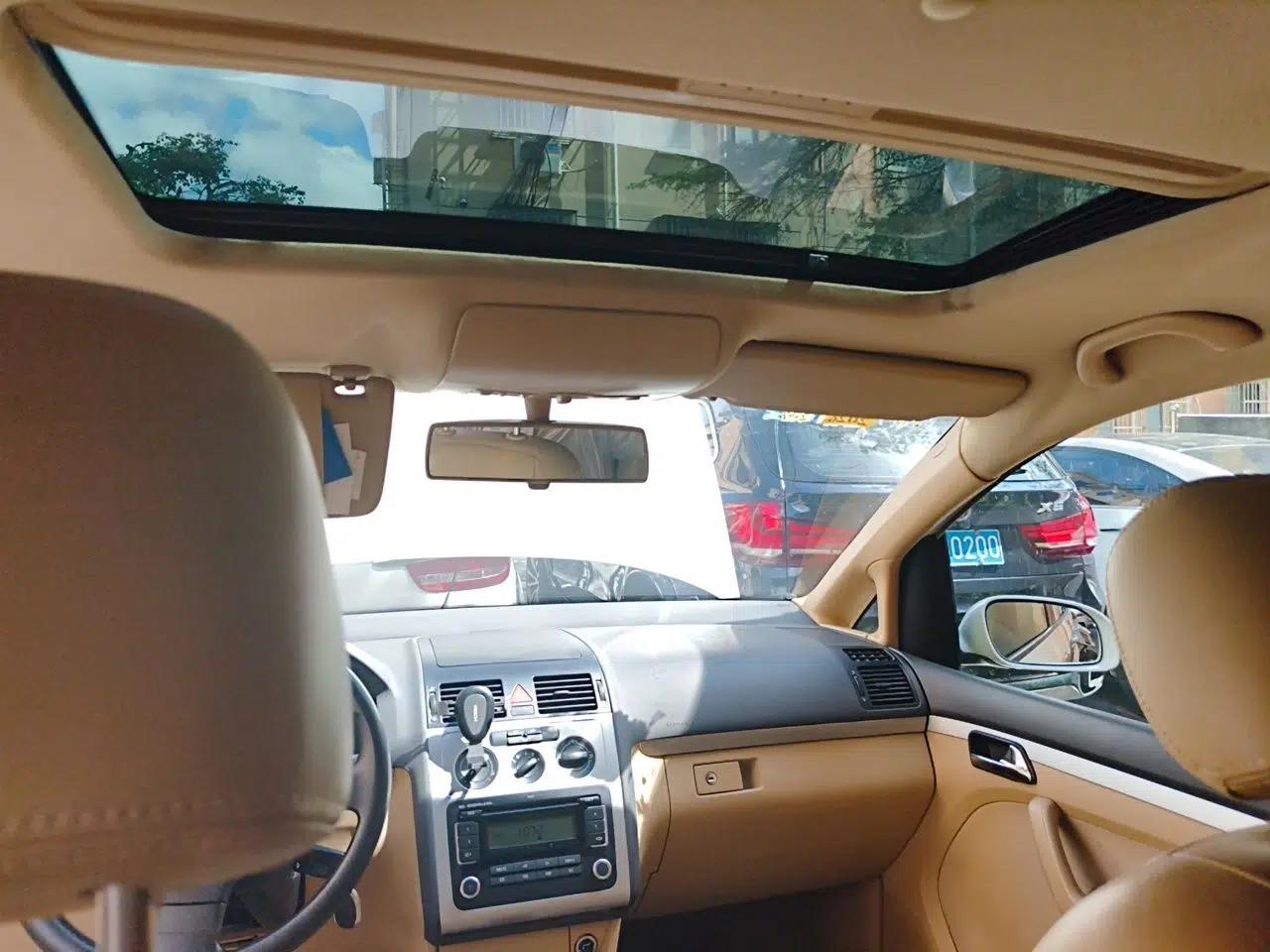 Volkswagen Touran 2008 2.0L Zhiya Edition Automatic 5 Seats — миниатюра 18