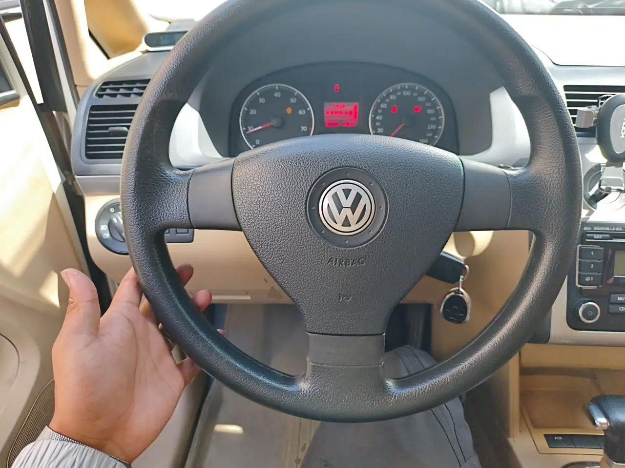 Volkswagen Touran 2008 2.0L Zhiya Edition Automatic 5 Seats — миниатюра 10