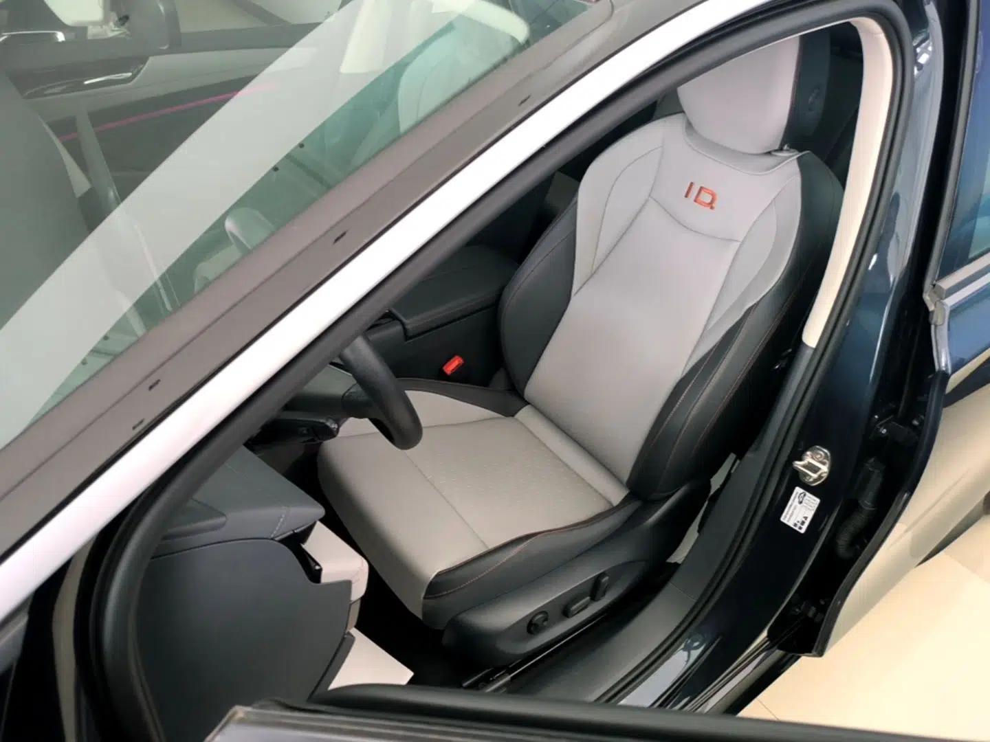 Volkswagen ID.7 VIZZION 2024 AIR model — миниатюра 17