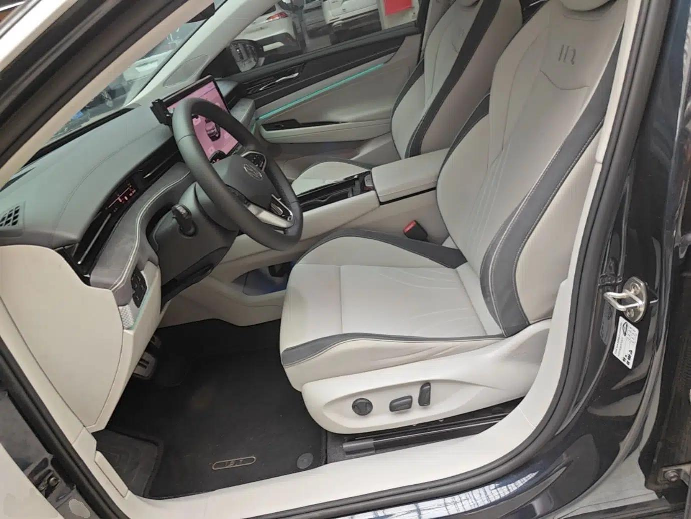 Volkswagen ID.7 VIZZION 2024 First Edition — миниатюра 17