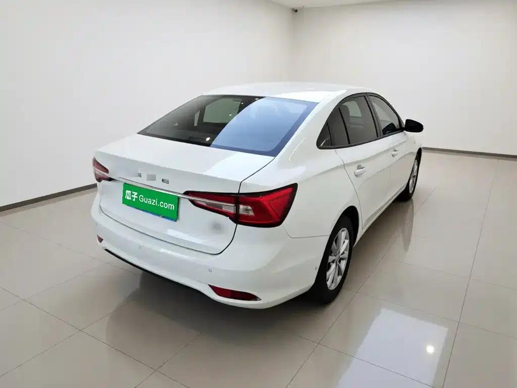 Roewe i5 2020 1.5L Manual 4G Connected Leading Edition — миниатюра 4