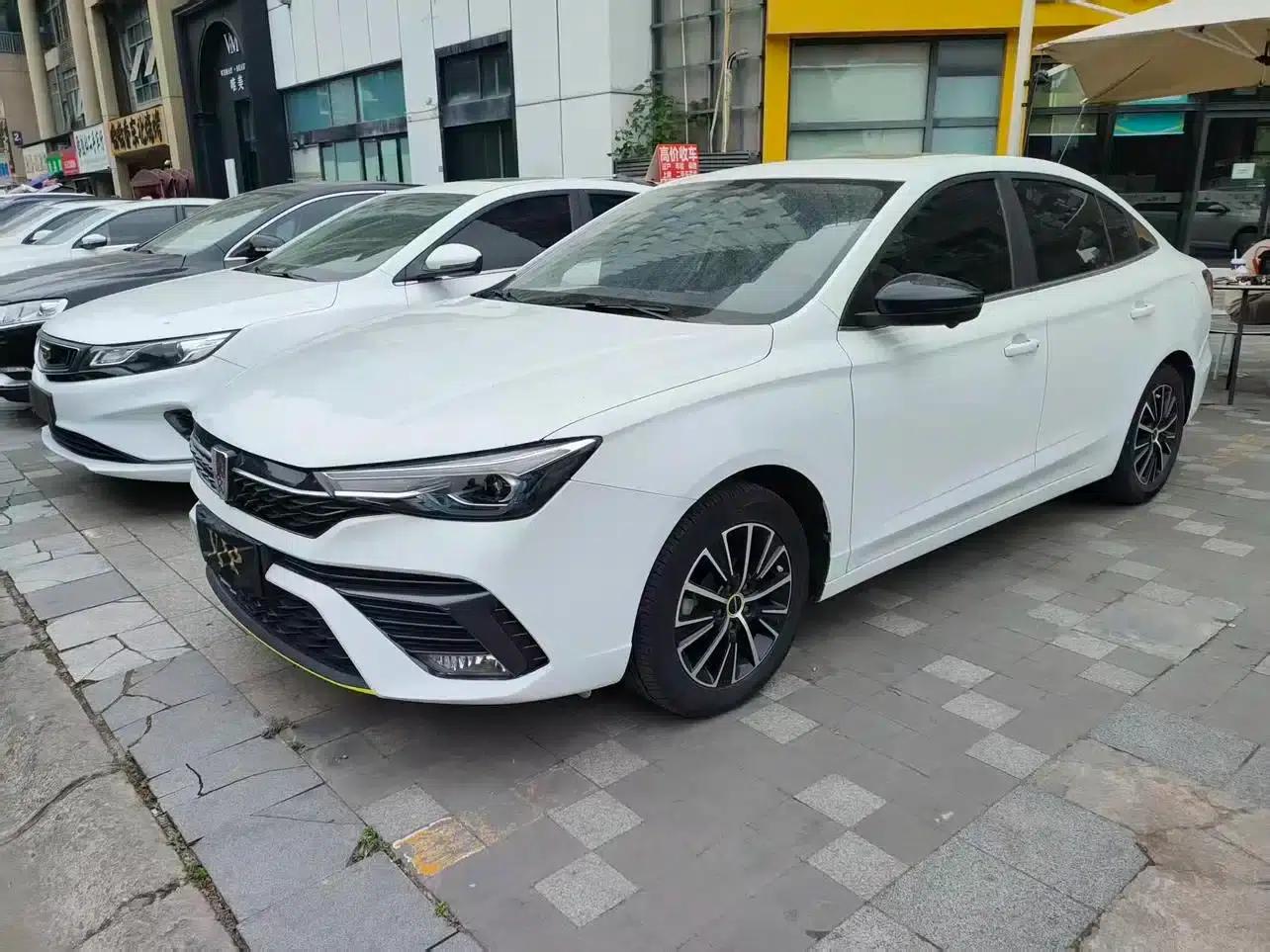 Roewe i5 2021 1.5L CVT Comfort Edition — миниатюра 1
