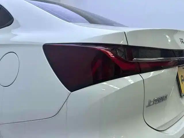 Roewe i5 2026 1.5L Manual Comfort Edition — миниатюра 17
