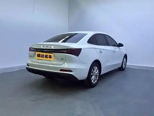 Roewe i5 2026 1.5L Manual Comfort Edition — миниатюра 6