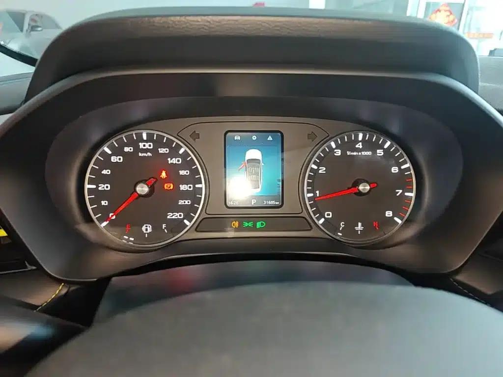 Roewe i5 2021 1.5L CVT Platinum Edition — миниатюра 12