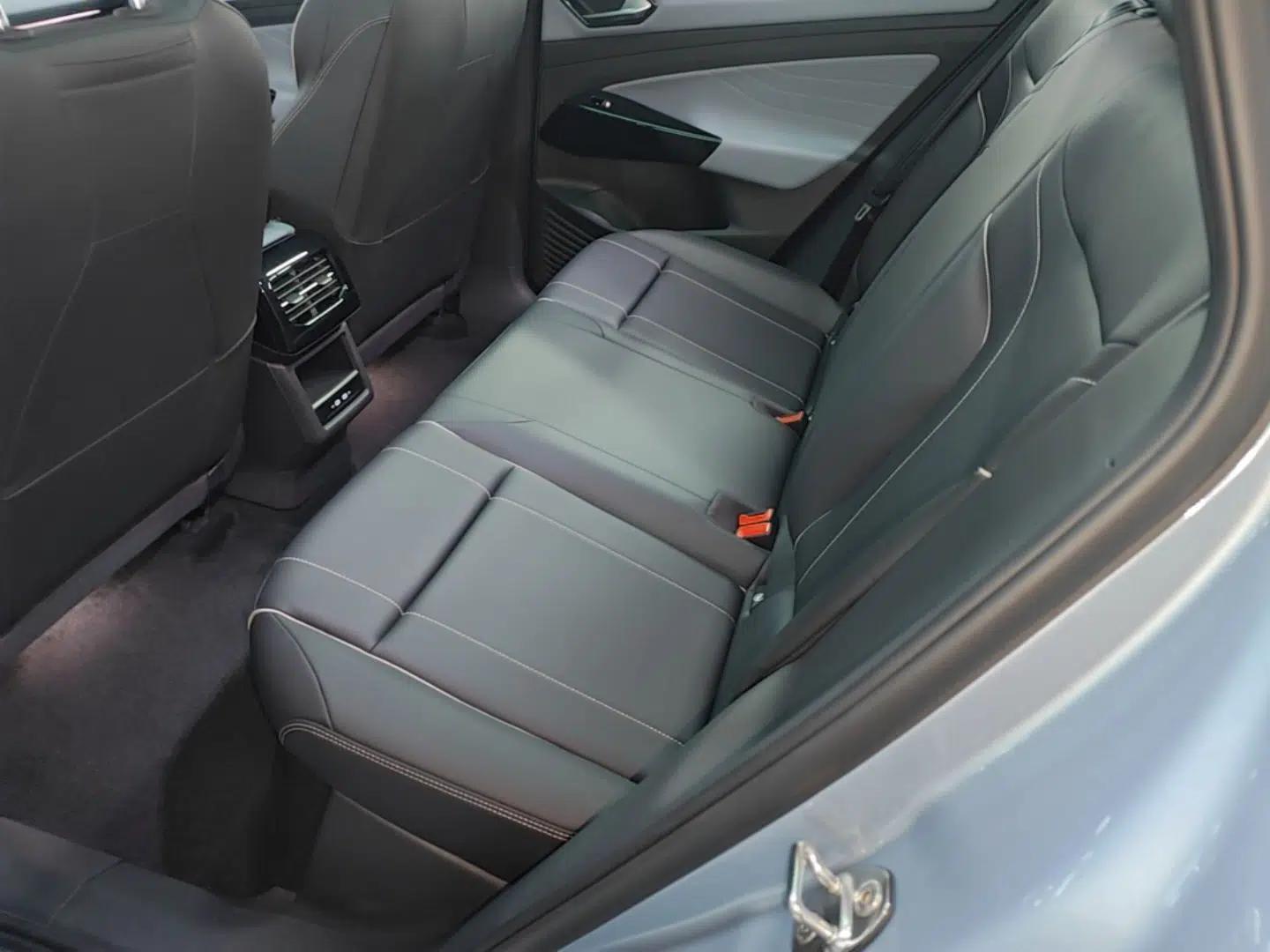 Volkswagen ID.4 X 2025 Smart Version Pure & Intelligent Enjoyment Edition — миниатюра 25
