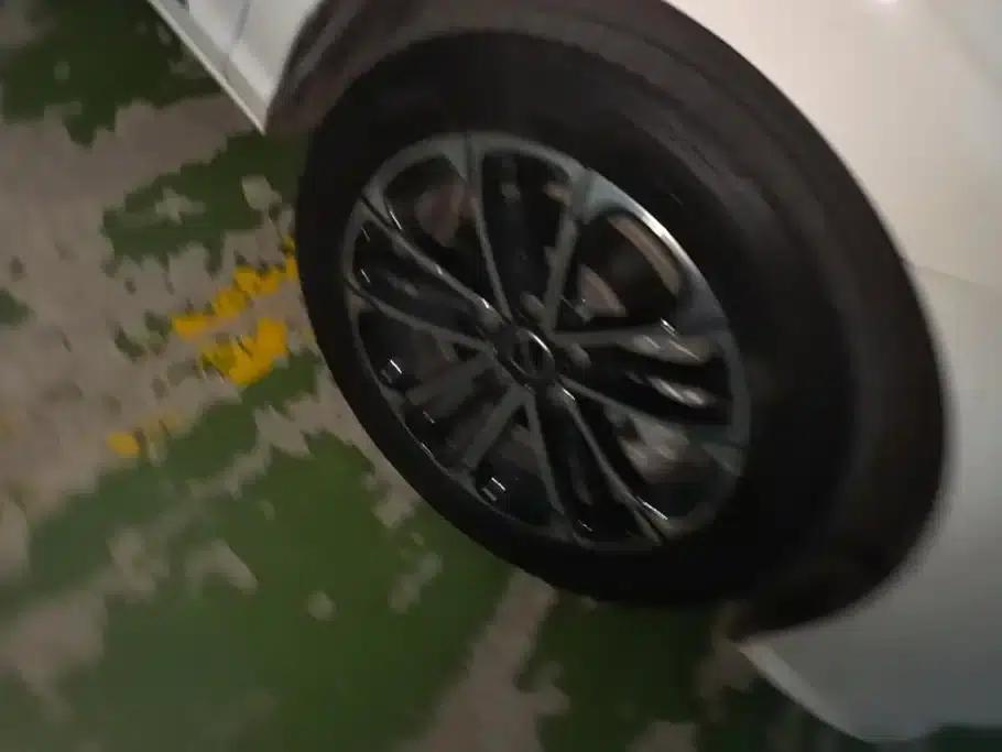 Roewe iMAX8 2022 400TGI Flagship Edition — миниатюра 6