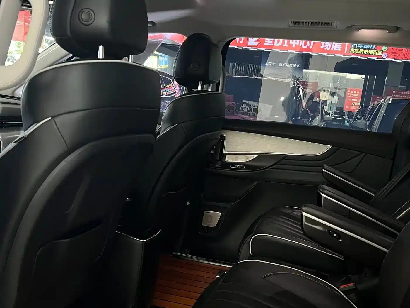 Roewe iMAX8 2021 400TGI Supreme Series Premium Edition — миниатюра 13