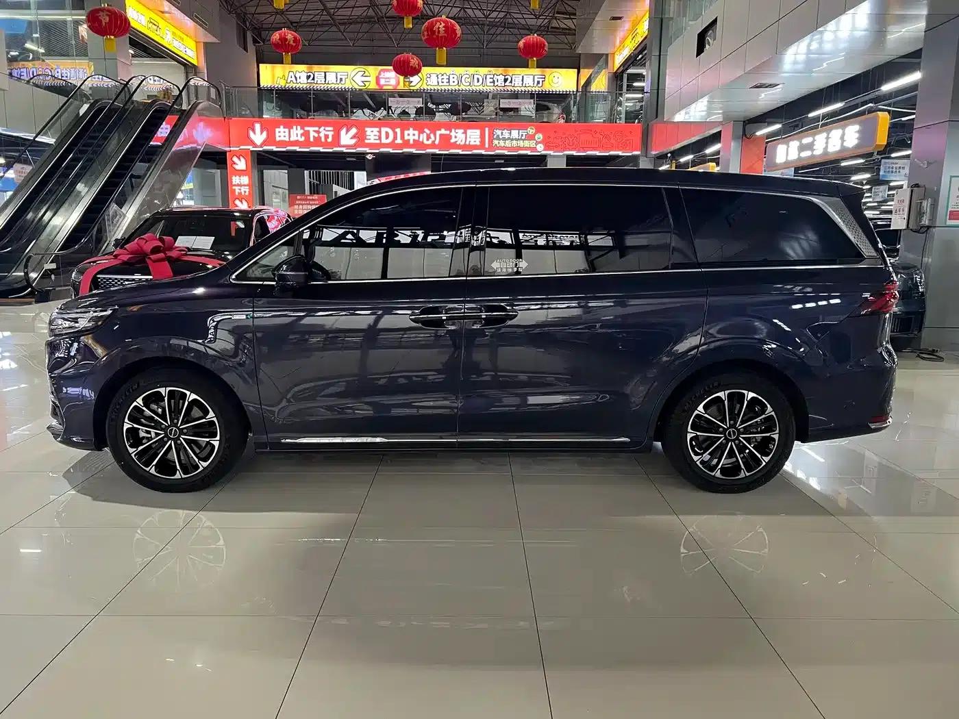 Roewe iMAX8 2021 400TGI Supreme Series Premium Edition — миниатюра 3