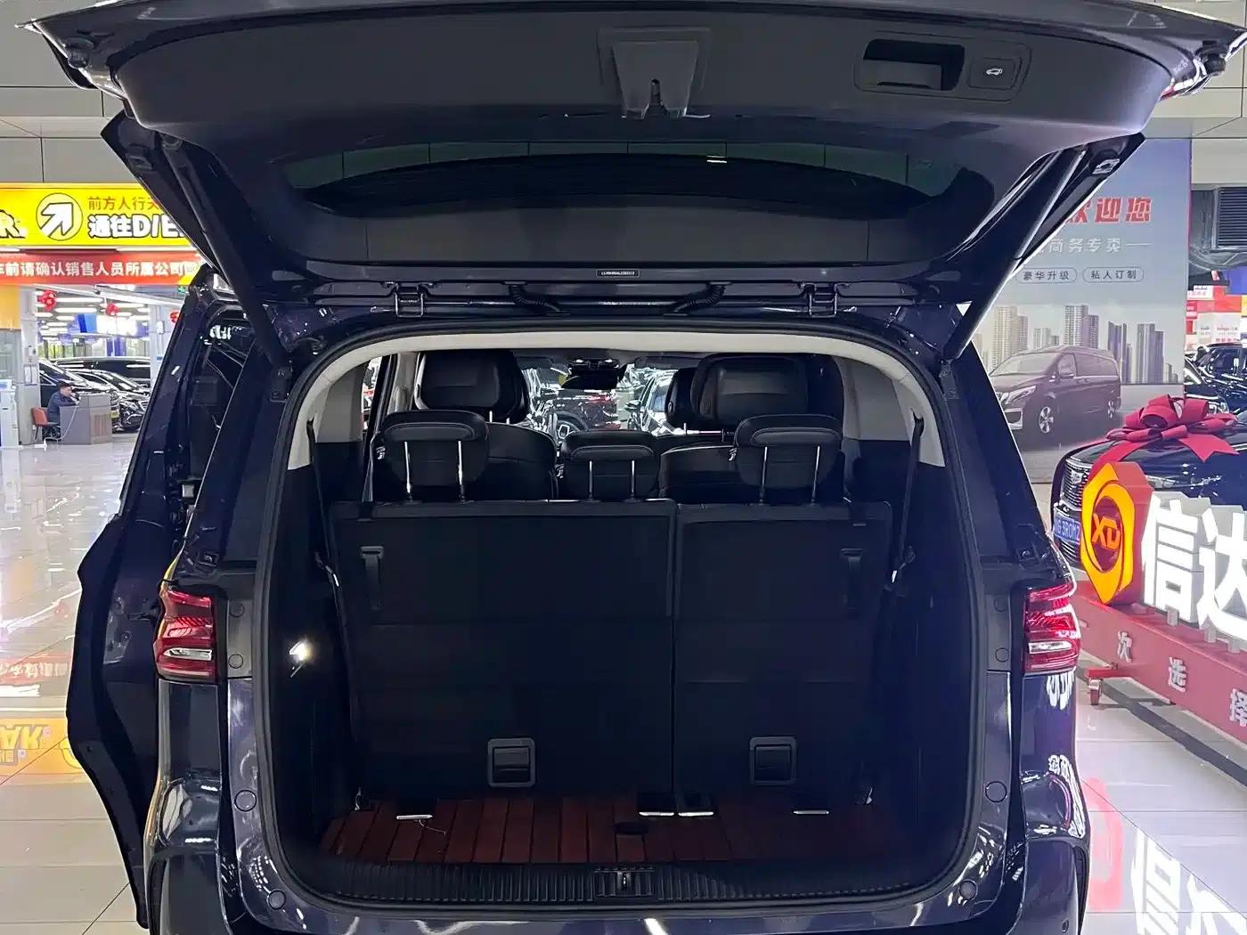 Roewe iMAX8 2021 400TGI Supreme Series Premium Edition — миниатюра 6