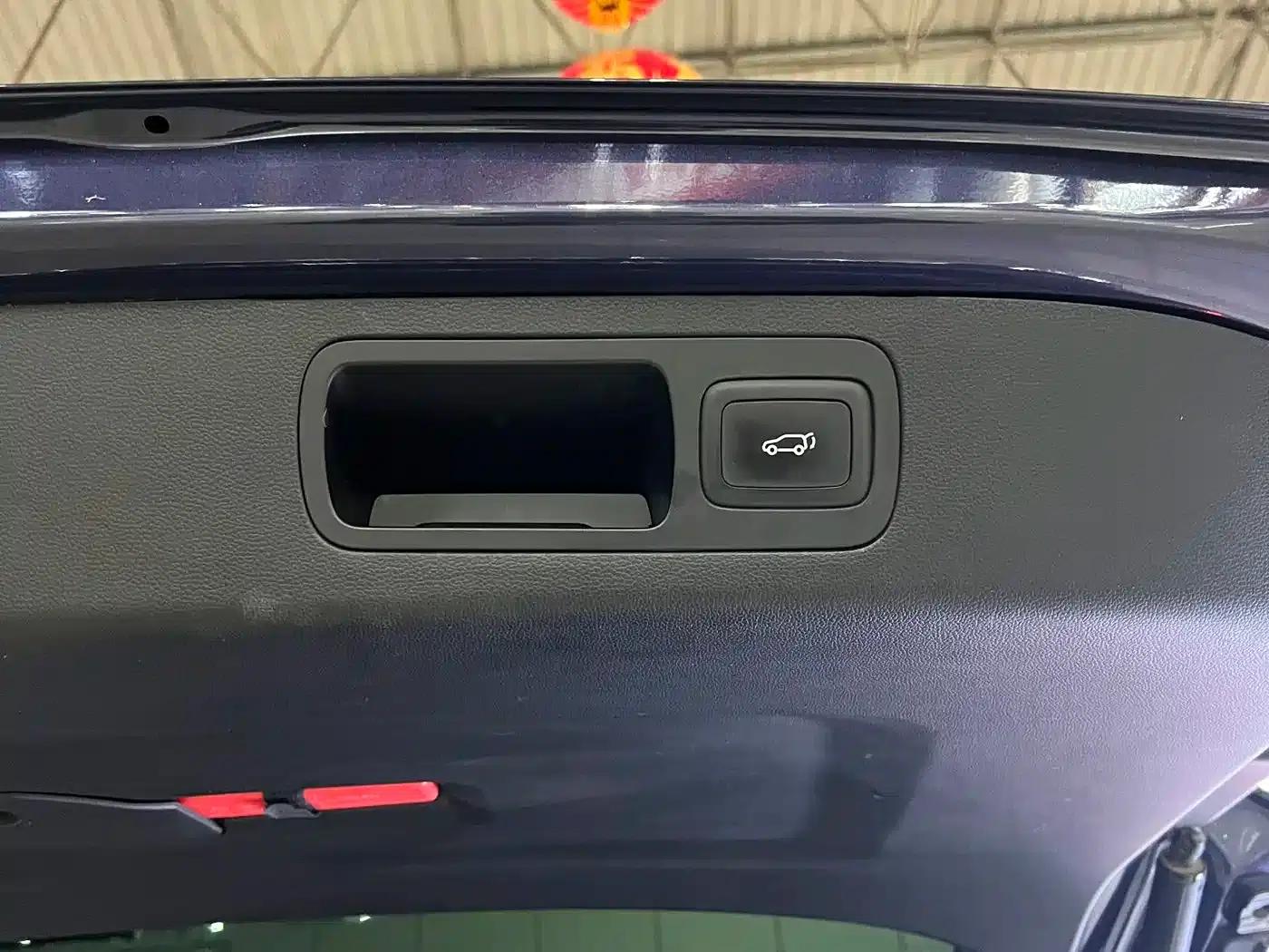 Roewe iMAX8 2021 400TGI Supreme Series Premium Edition — миниатюра 7