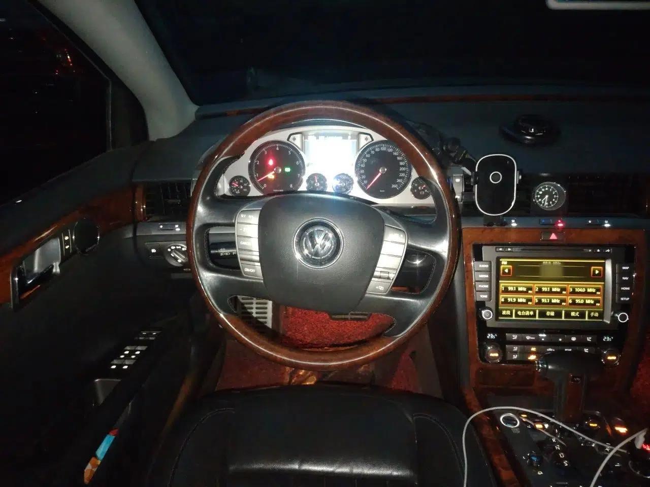 Volkswagen Phaeton 2012 3.0L Executive Version — миниатюра 10