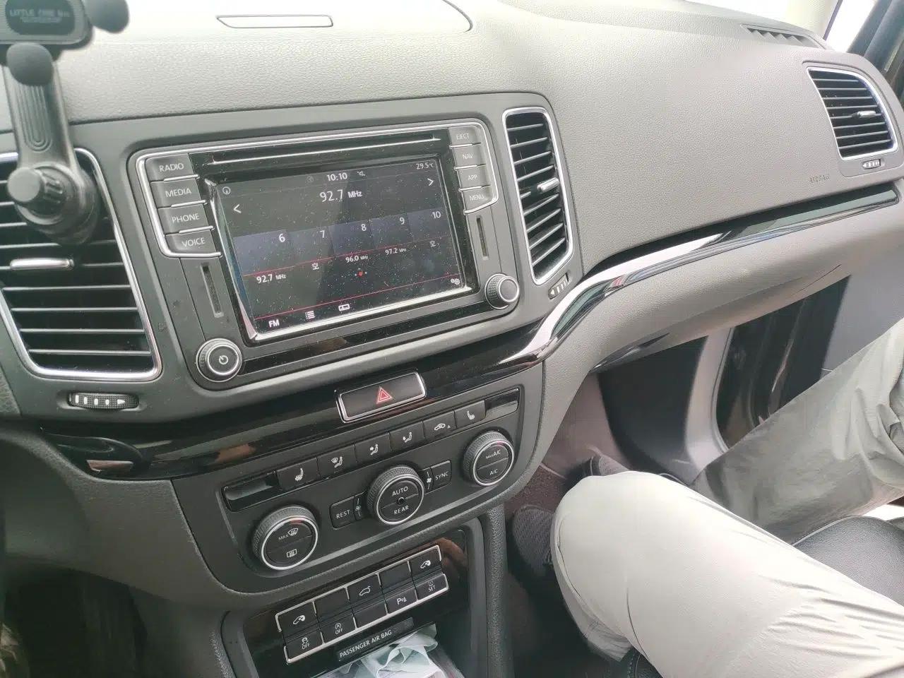 Volkswagen Sharan 2018 380TSI Luxury 7-Seater — миниатюра 13