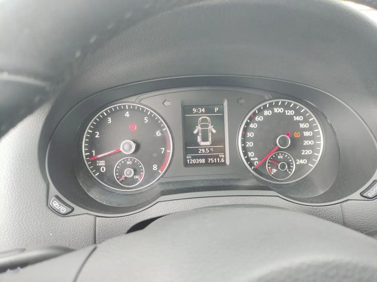 Volkswagen Sharan 2013 2.0 TSI Standard Model — миниатюра 11