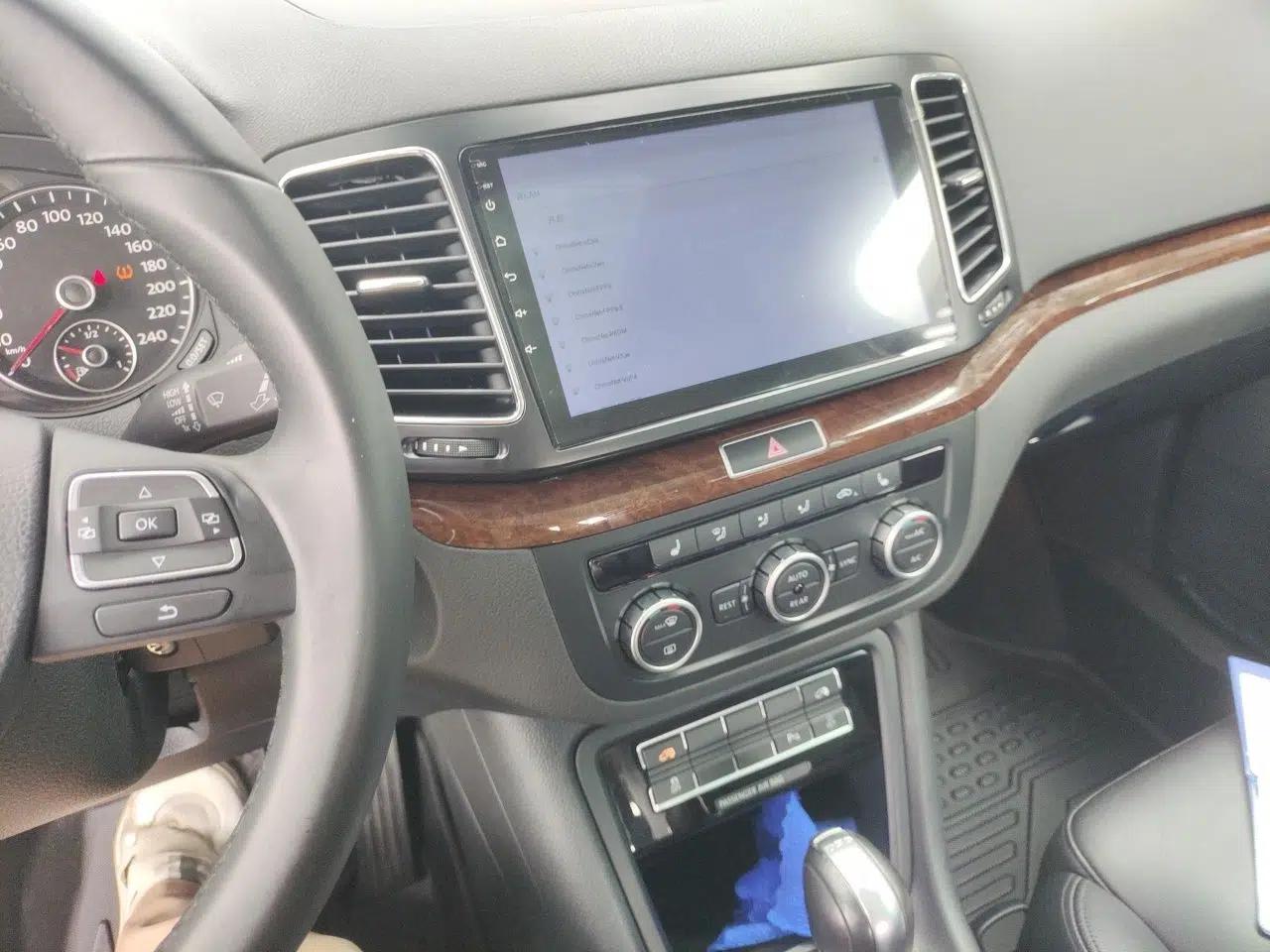 Volkswagen Sharan 2013 2.0 TSI Standard Model — миниатюра 13