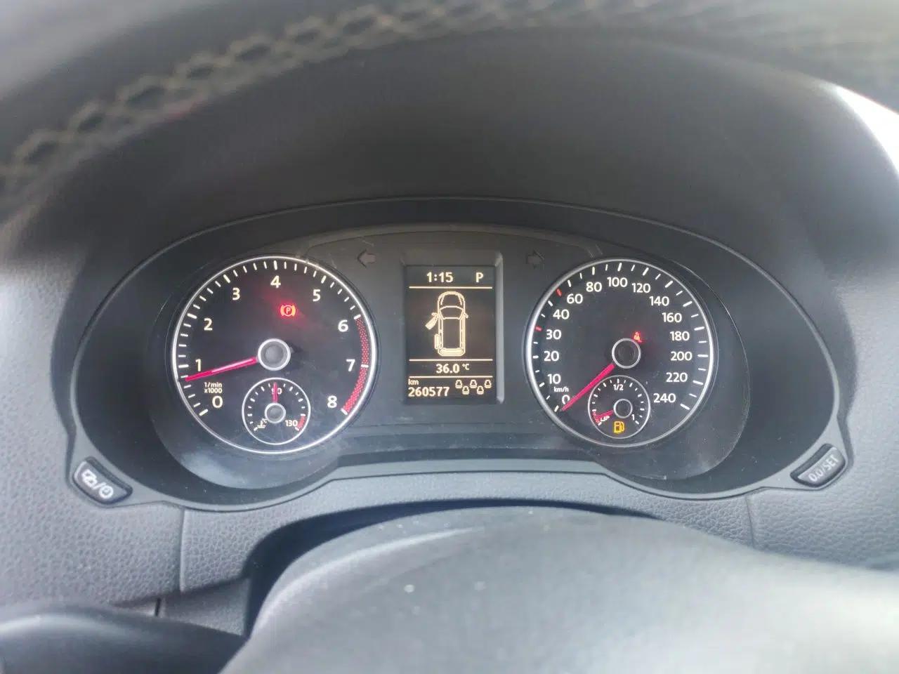 Volkswagen Sharan 2013 2.0 TSI Standard Model — миниатюра 11