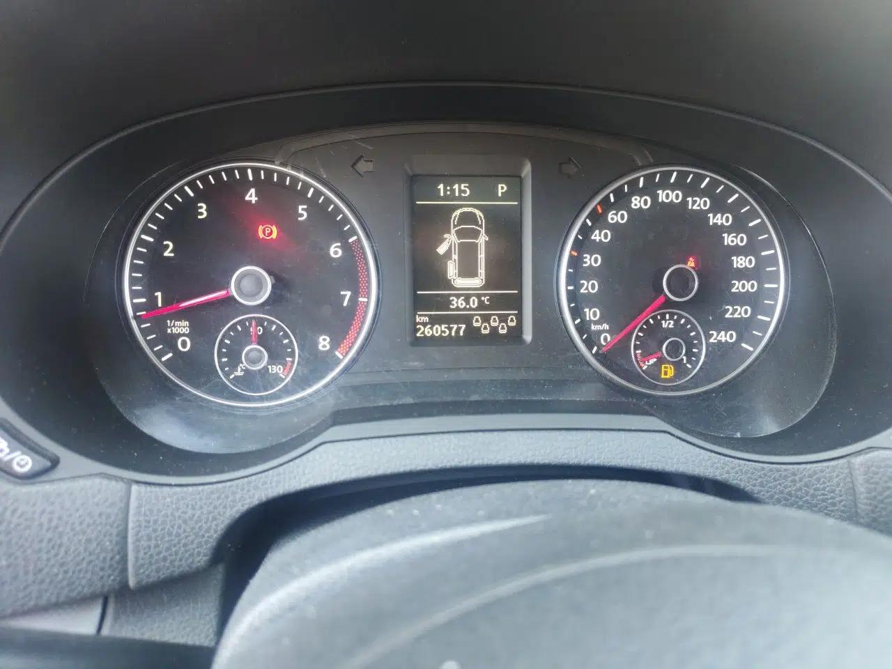 Volkswagen Sharan 2013 2.0 TSI Standard Model — миниатюра 12