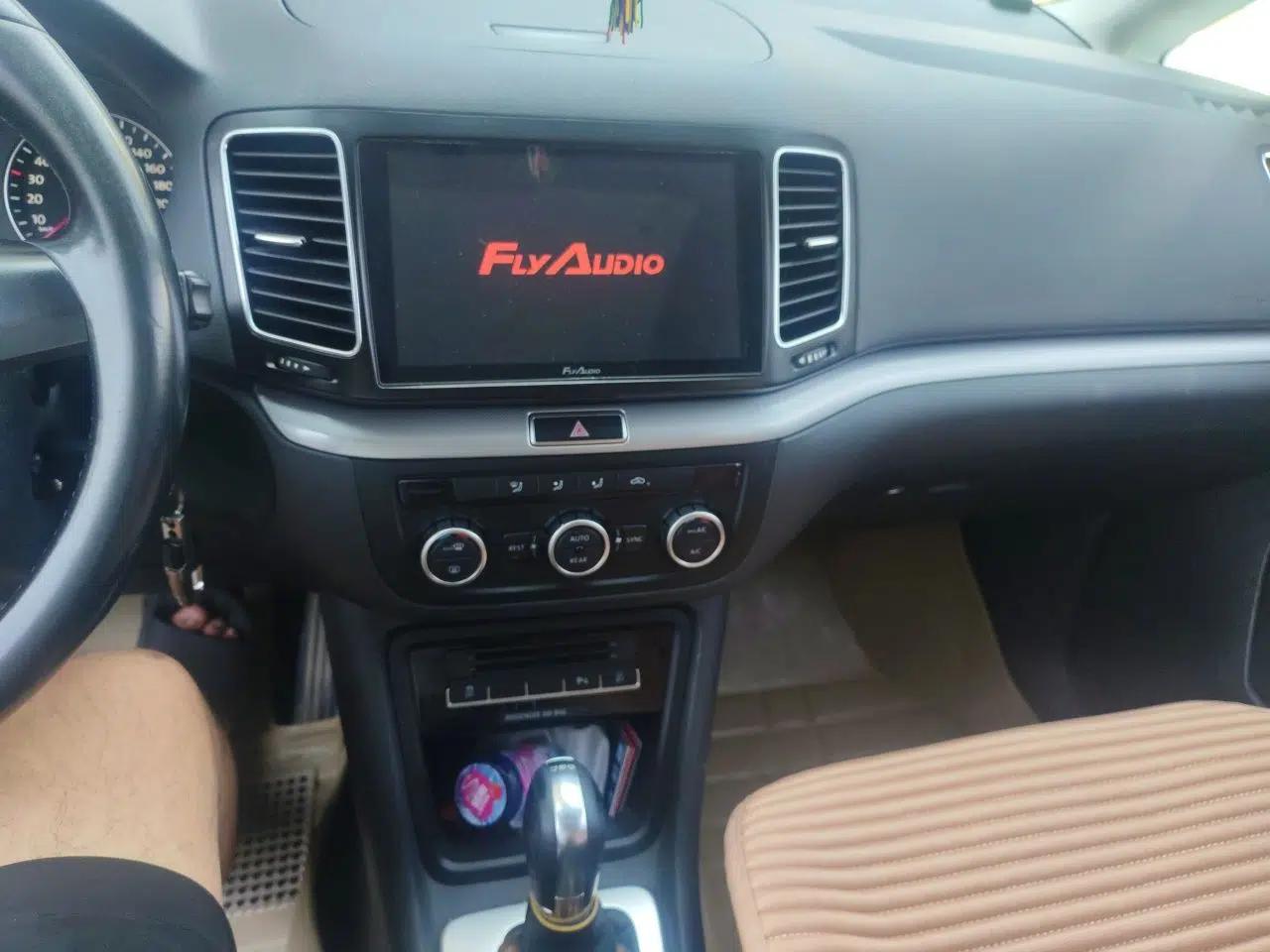 Volkswagen Sharan 2013 2.0 TSI Standard Model — миниатюра 13