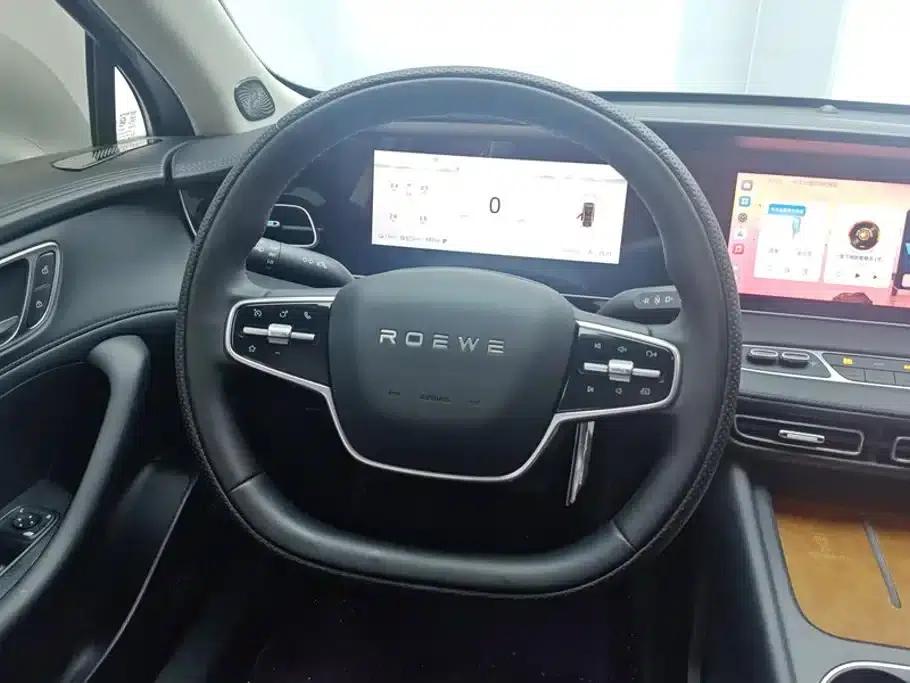 Roewe D7 2025 DMH 125km World Champion Edition — миниатюра 15