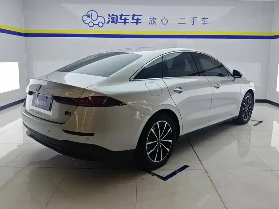 Roewe D7 2025 DMH 125km World Champion Edition — миниатюра 3