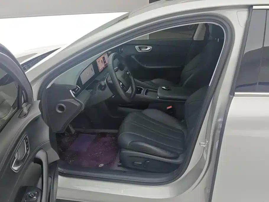 Roewe D7 2025 DMH 125km World Champion Edition — миниатюра 9