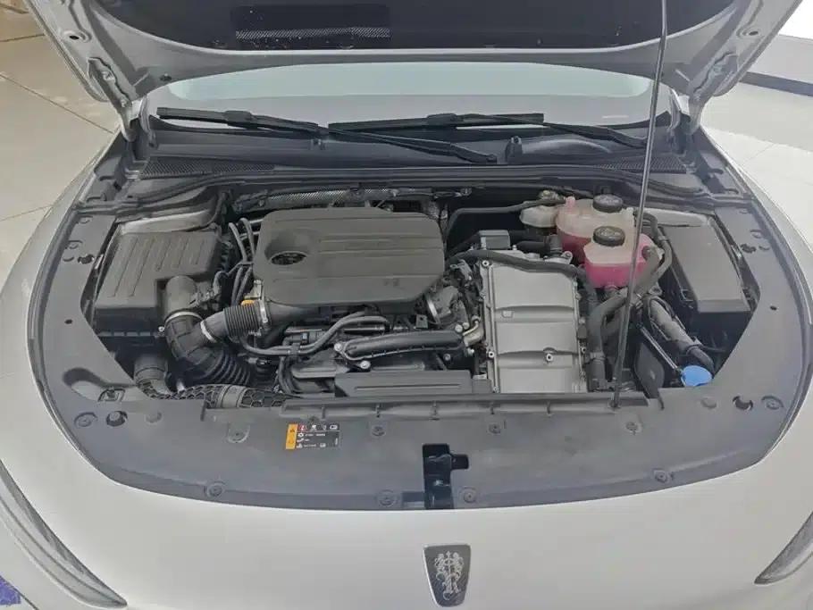 Roewe D7 2025 DMH 125km World Champion Edition — миниатюра 10