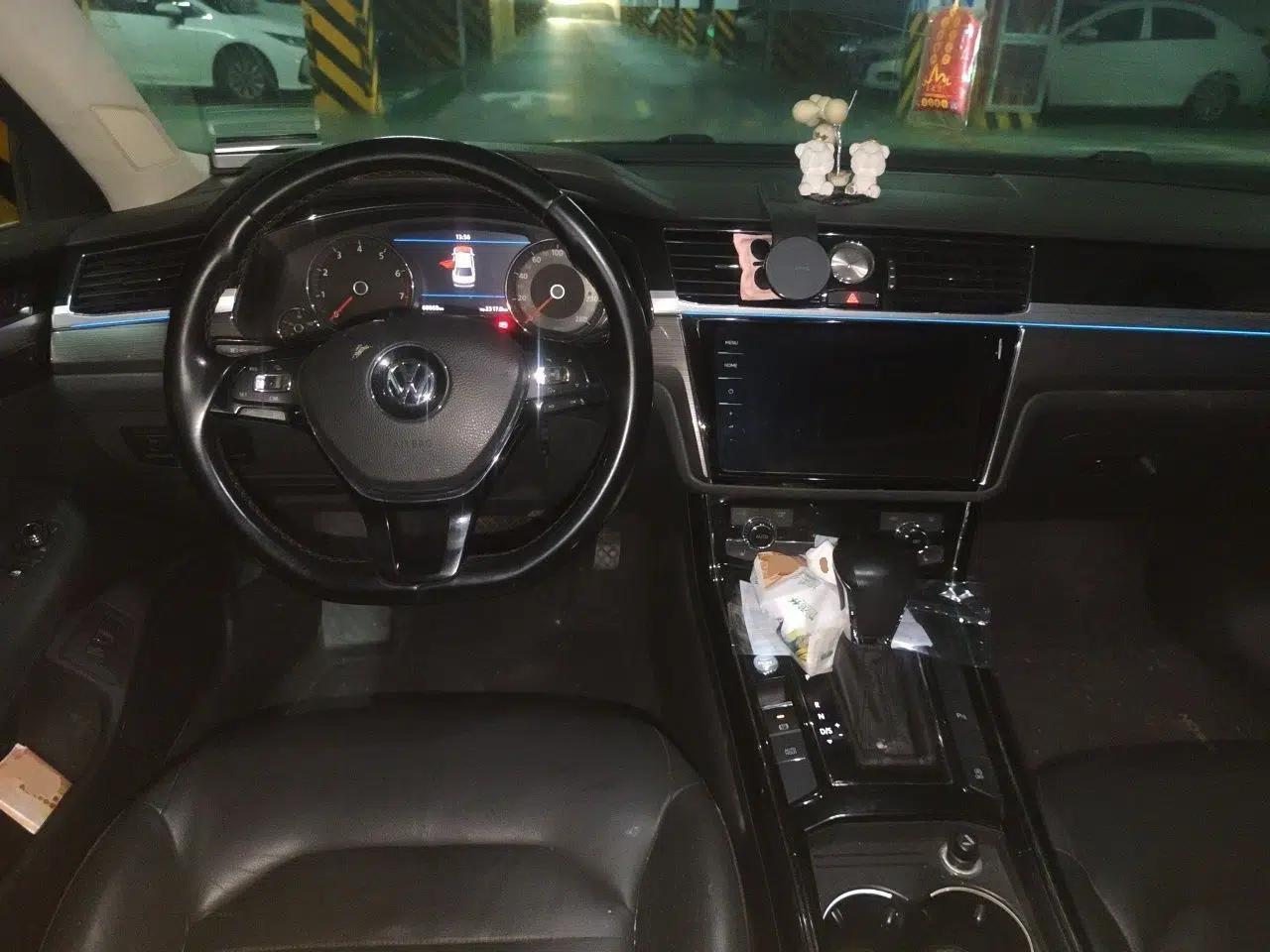 Volkswagen Phideon 2018 380TSI Two-Wheel Drive Business Edition — миниатюра 9