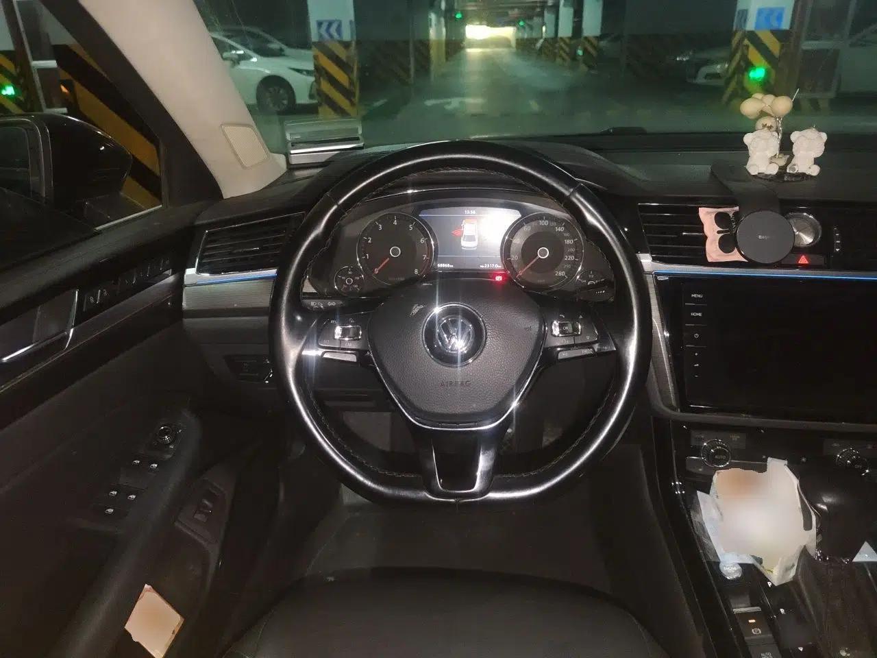 Volkswagen Phideon 2018 380TSI Two-Wheel Drive Business Edition — миниатюра 10