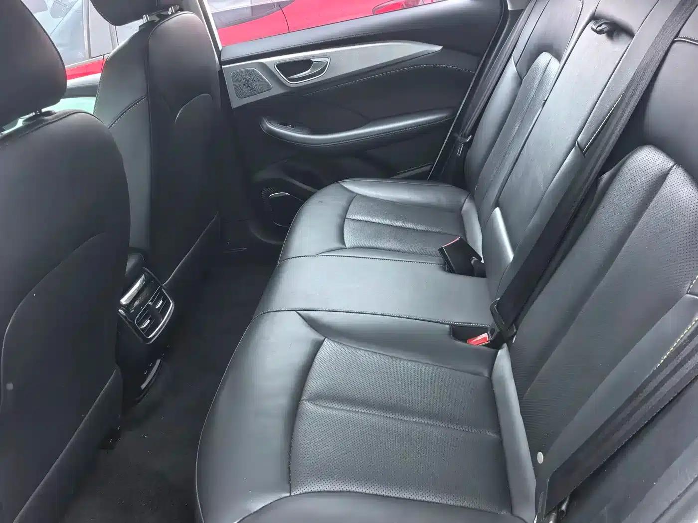 Roewe i6 MAX New Energy 2023 EV 420 Panoramic Roof Special Edition — миниатюра 12