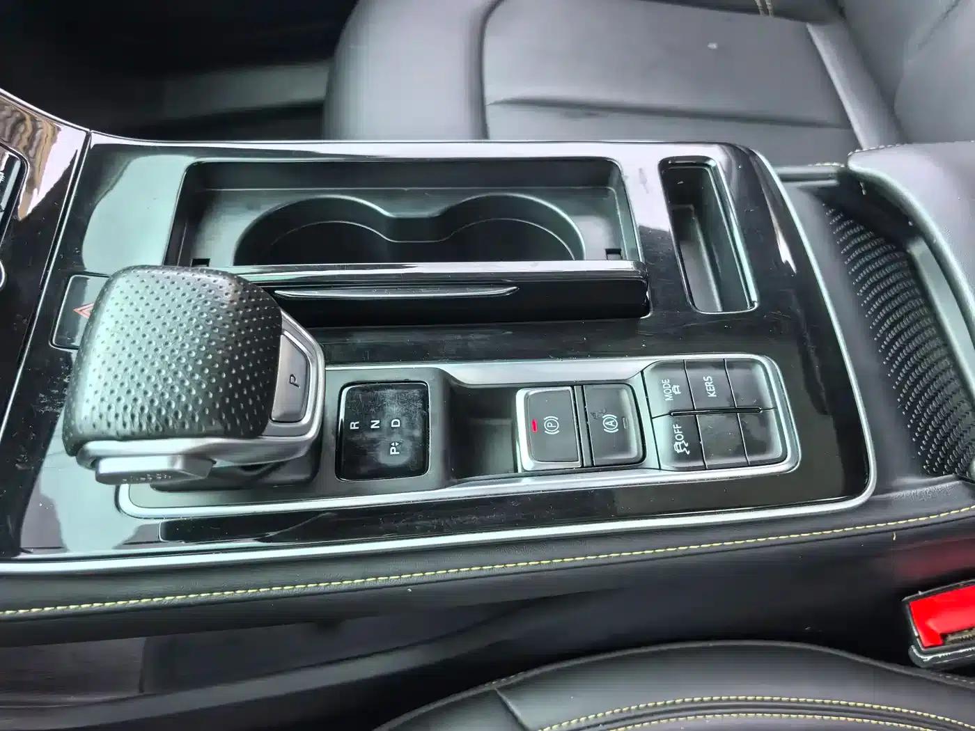 Roewe i6 MAX New Energy 2023 EV 420 Panoramic Roof Special Edition — миниатюра 16