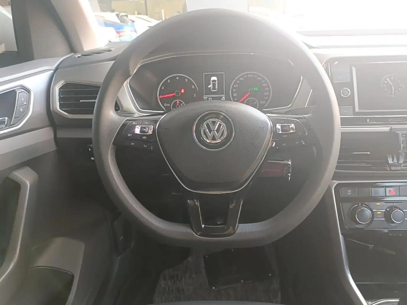 Volkswagen T-Cross 2019 1.5L Automatic Comfort Edition — миниатюра 18
