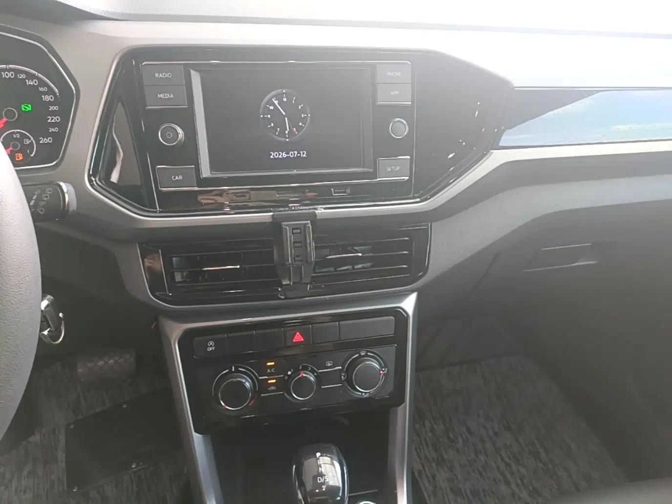 Volkswagen T-Cross 2019 1.5L Automatic Comfort Edition — миниатюра 20
