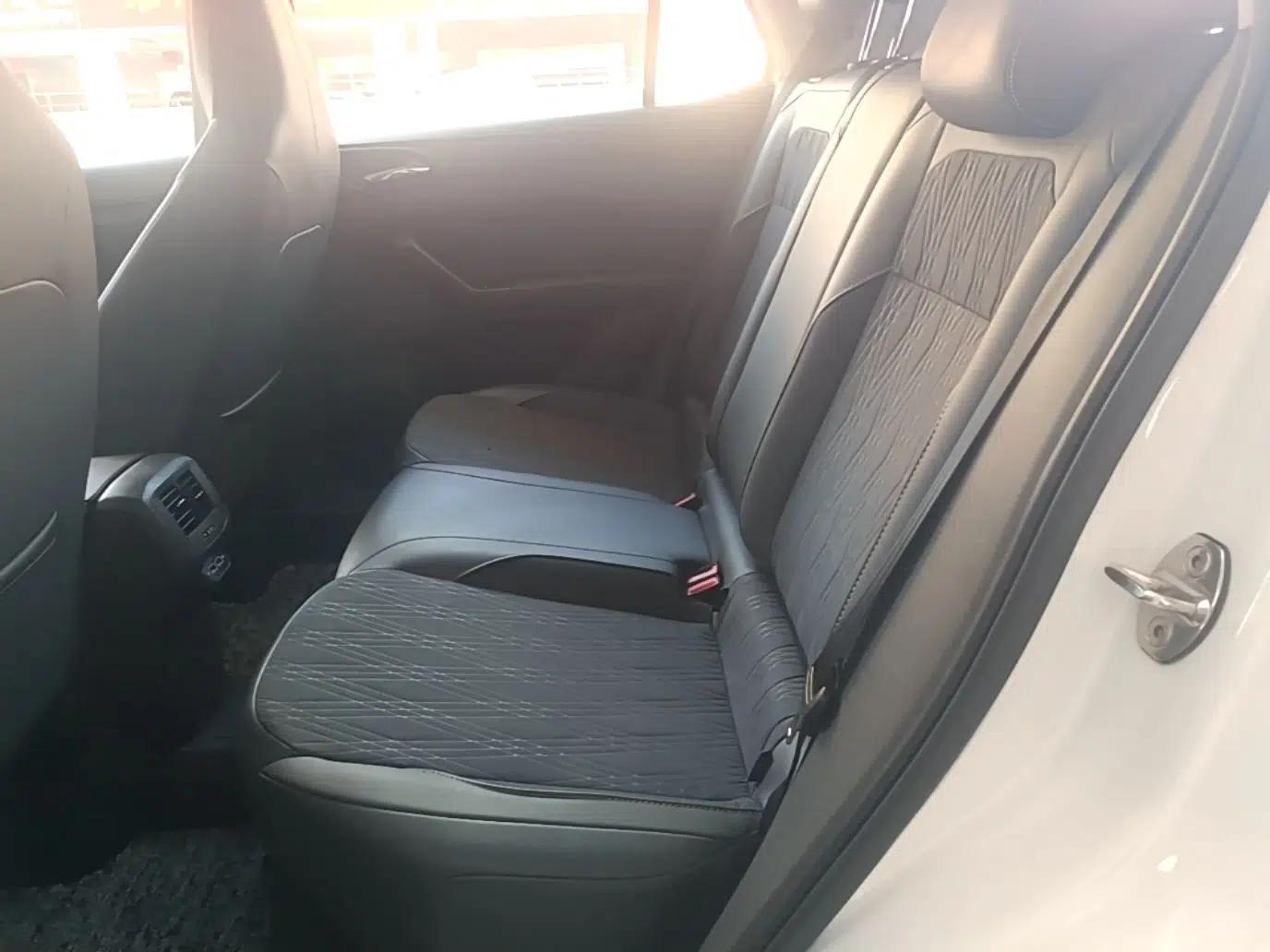 Volkswagen T-Cross 2019 1.5L Automatic Comfort Edition — миниатюра 25
